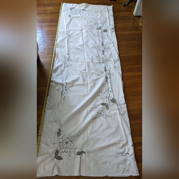 Vintage Madeira Linen Banquet Tablecloth NWOT Rectangular and Huge! - Picture 3 of 7